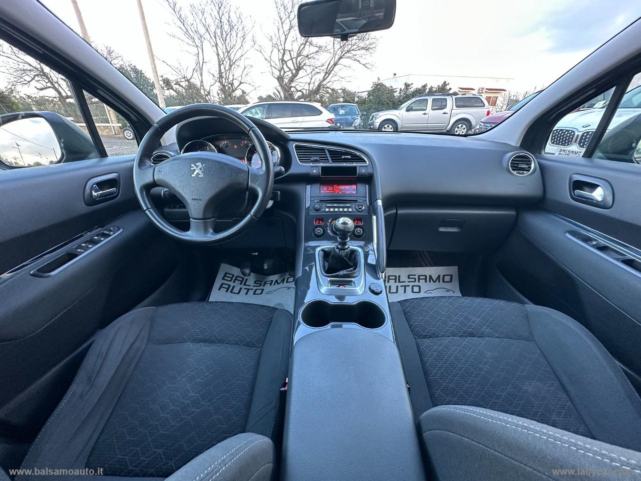 PEUGEOT 3008 1.6 HDi 115 CV Allure