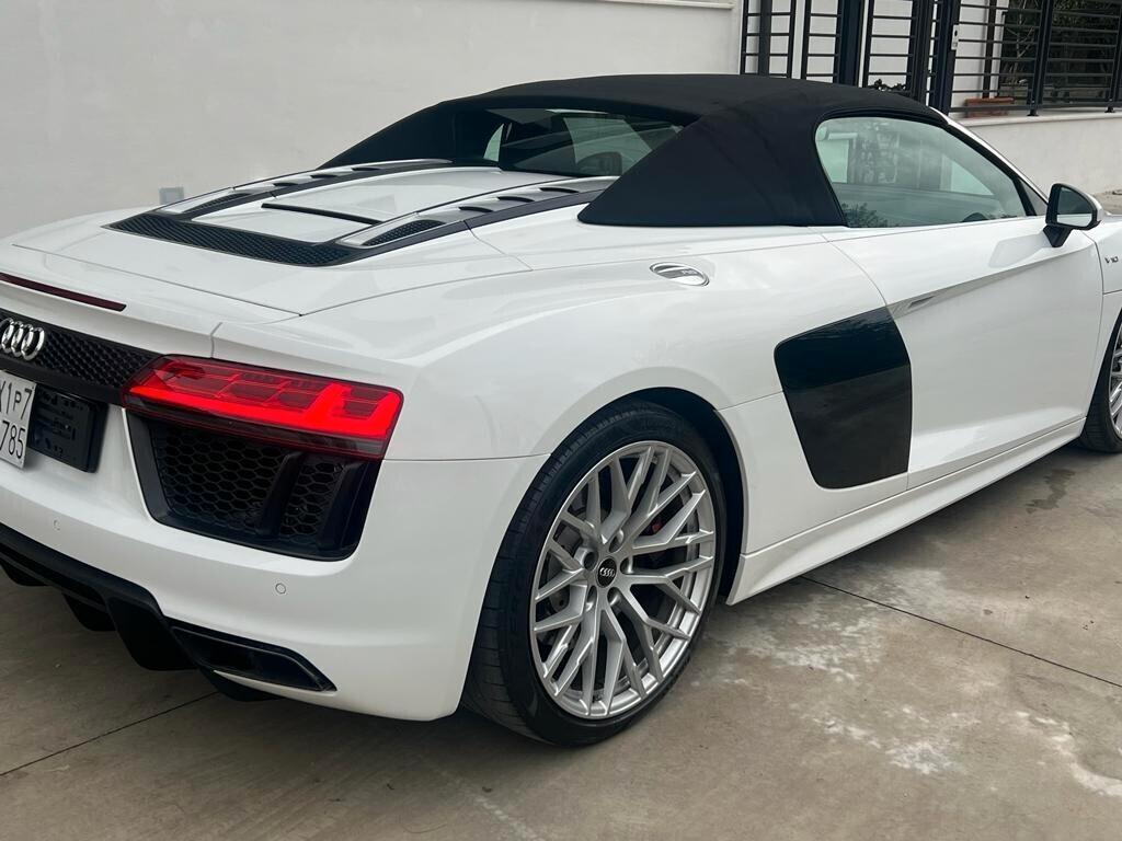 R8 5.2 540 CV RVS limited edition