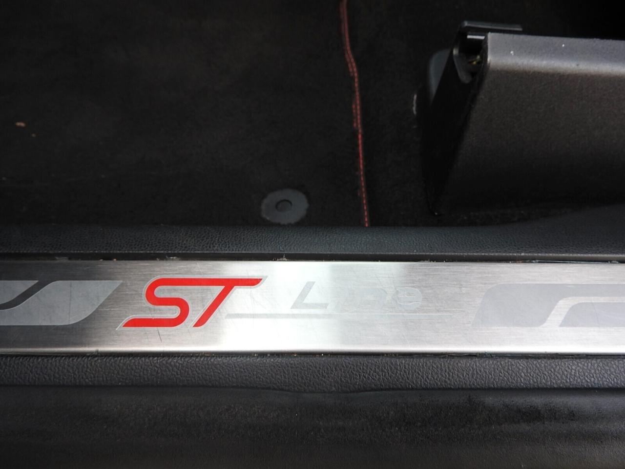 Ford KUGA 2.0 DIESEL/Hybrid ST-Line