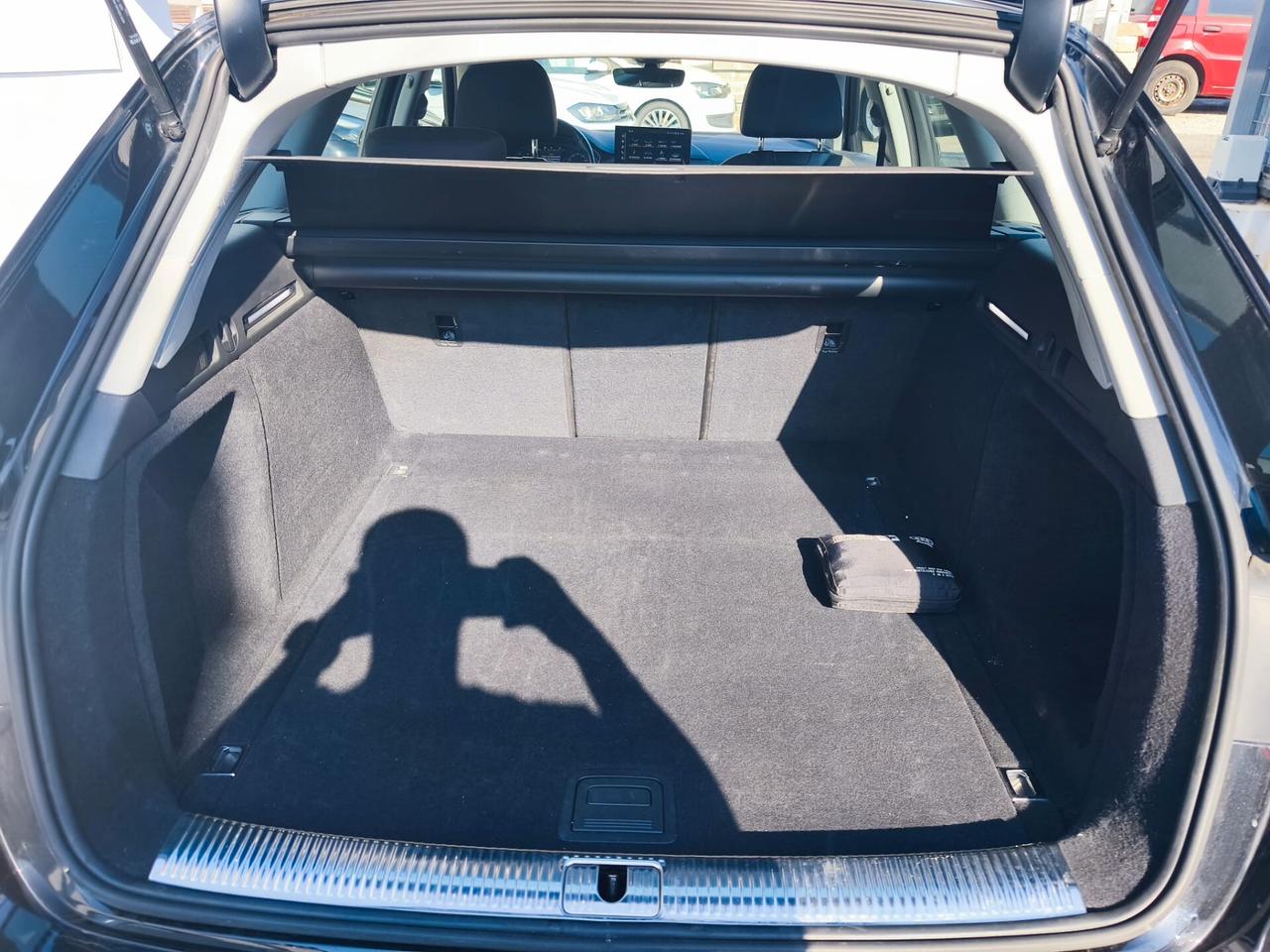 Audi A4 Avant 30 TDI/136 CV S tronic line edition
