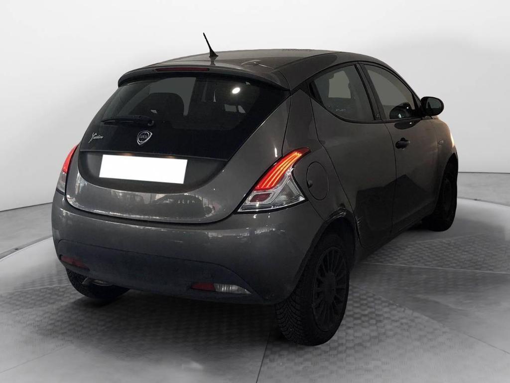 Lancia Ypsilon 5 Porte 1.2 Silver
