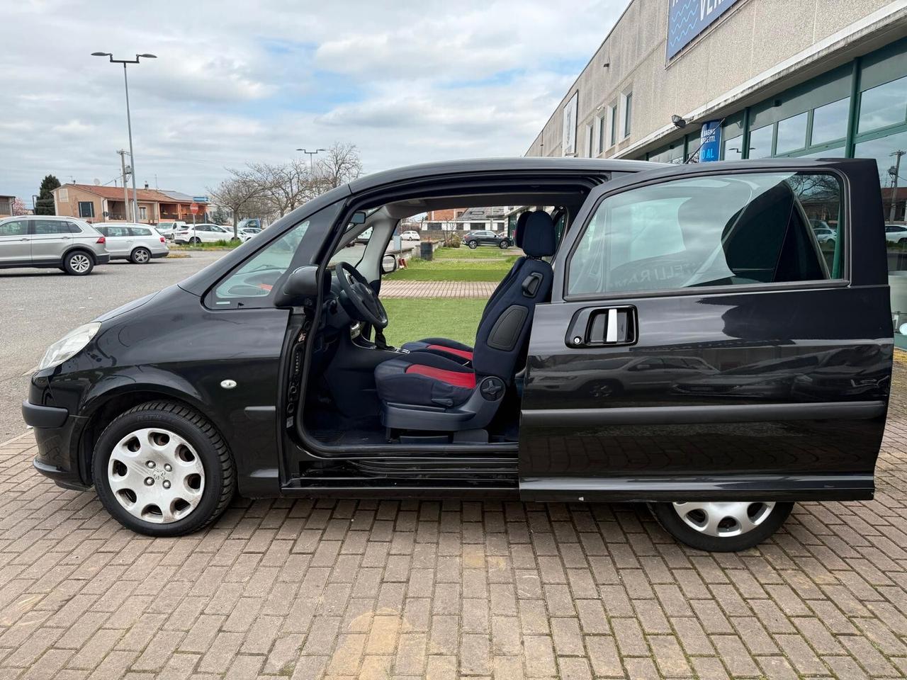 Peugeot 1007 1.4 HDi Happy