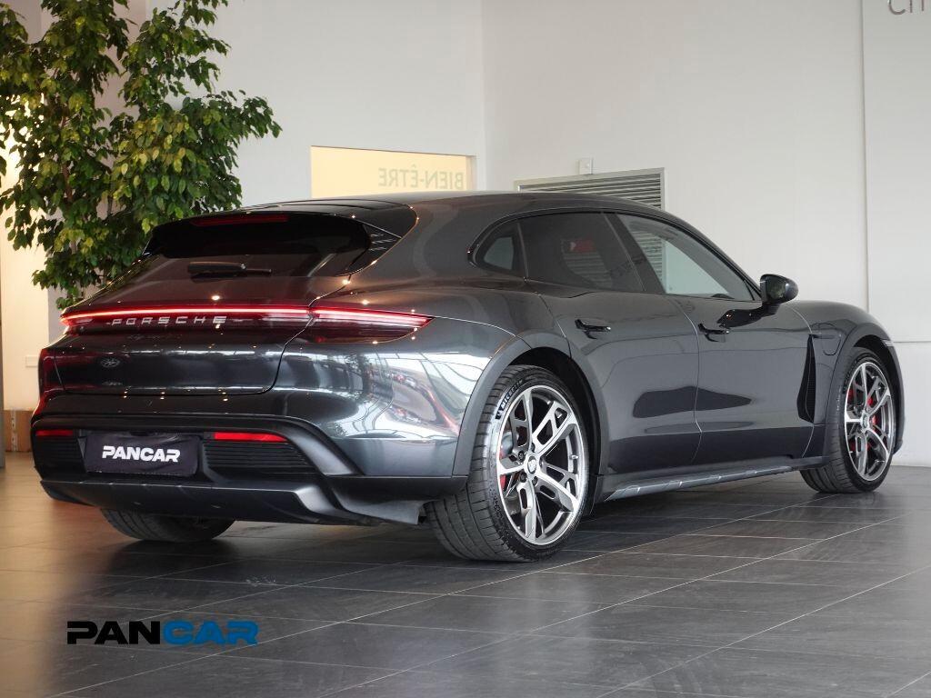 Porsche Taycan 4S Cross Turismo