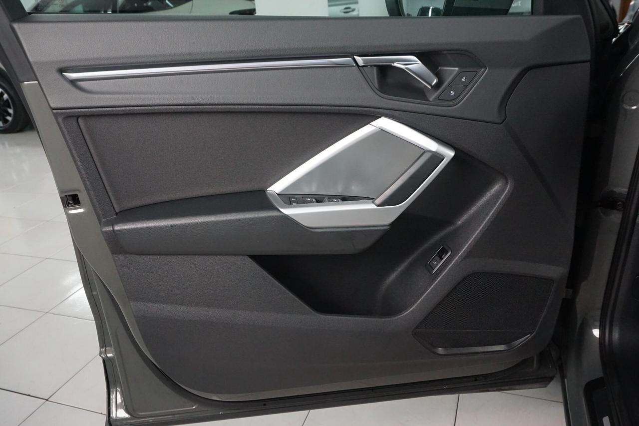 Audi Q3 40 TFSI quattro S tronic Business Advanced