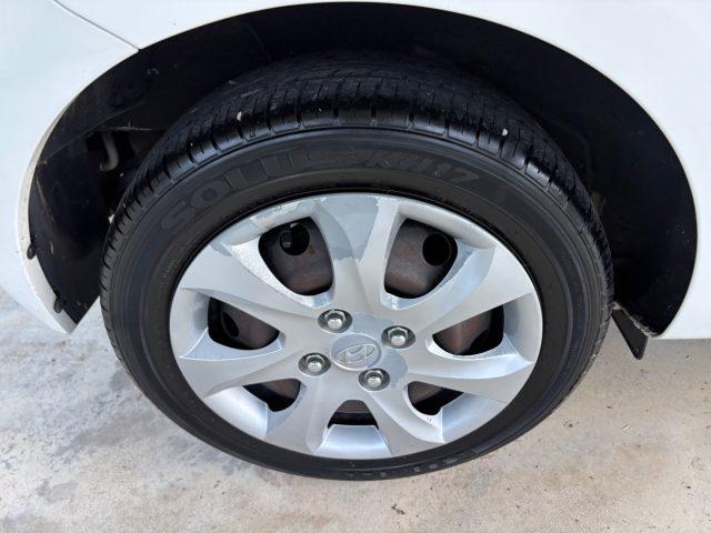 HYUNDAI i10 1.1 12V EURO 5 BENZ OK NEOP POCHISSIMI CHILOMETRI