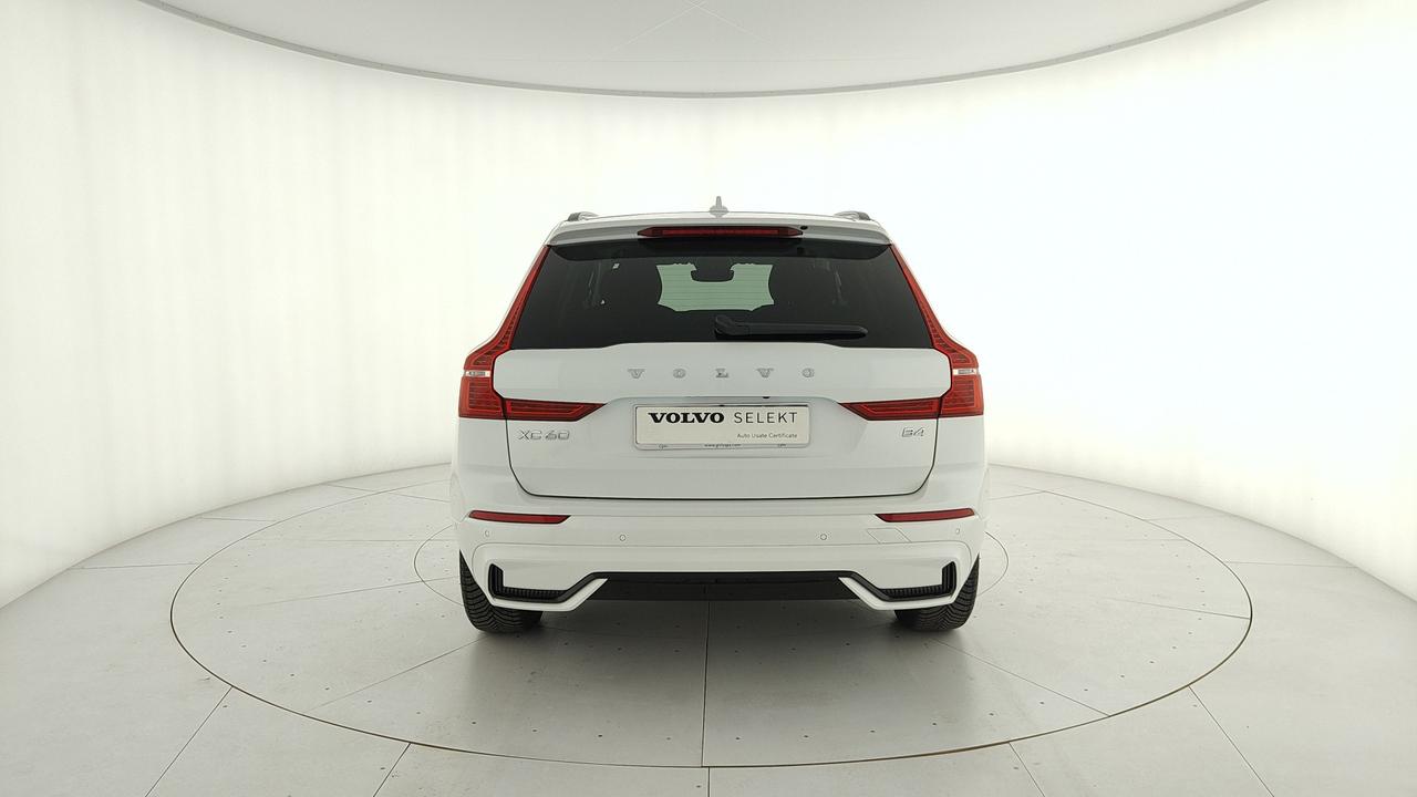 VOLVO XC60 2.0 b4 Plus Dark auto