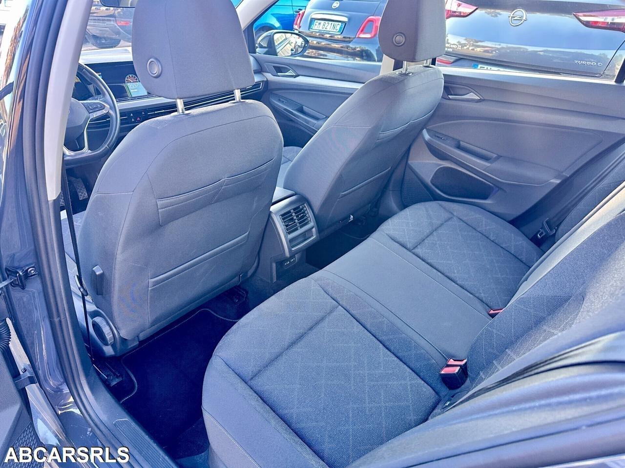 VOLKSWAGEN - Golf VIII - 2.0 TDI DSG Life 5p. - UN