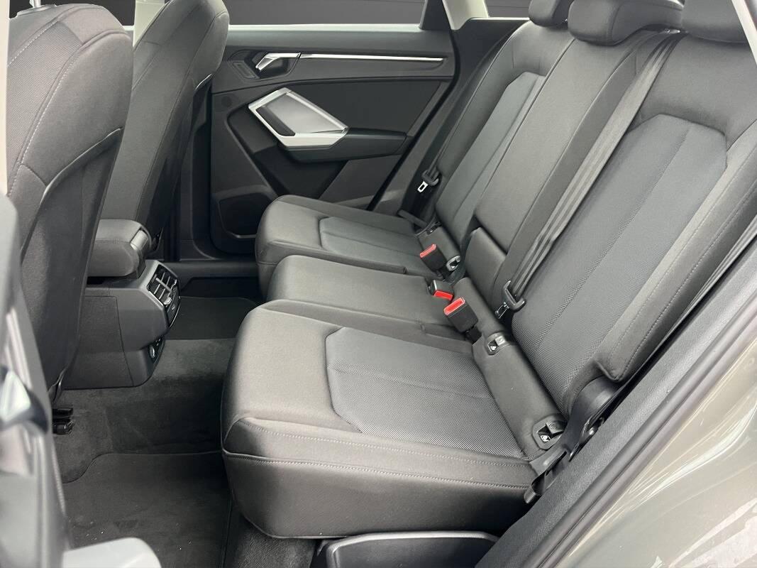 Audi Q3 35 1.5 tfsi mhev Business s-tronic