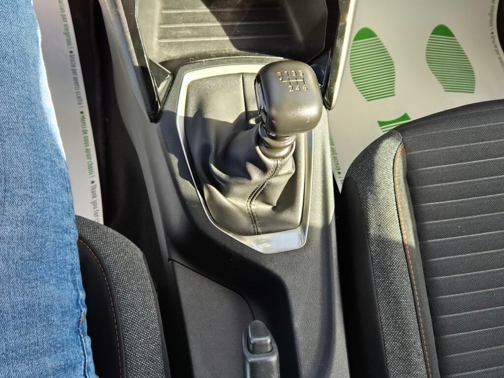 Peugeot 2008 PureTech 100CV S&S Active Pack