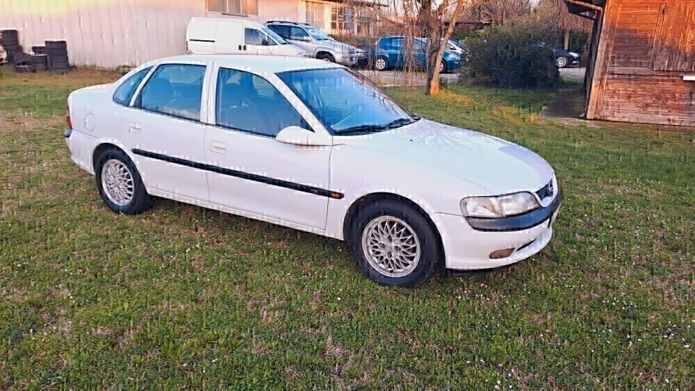Opel Vectra 1.8i 16V cat 4 porte CD CLIMA EPOCA STORICA