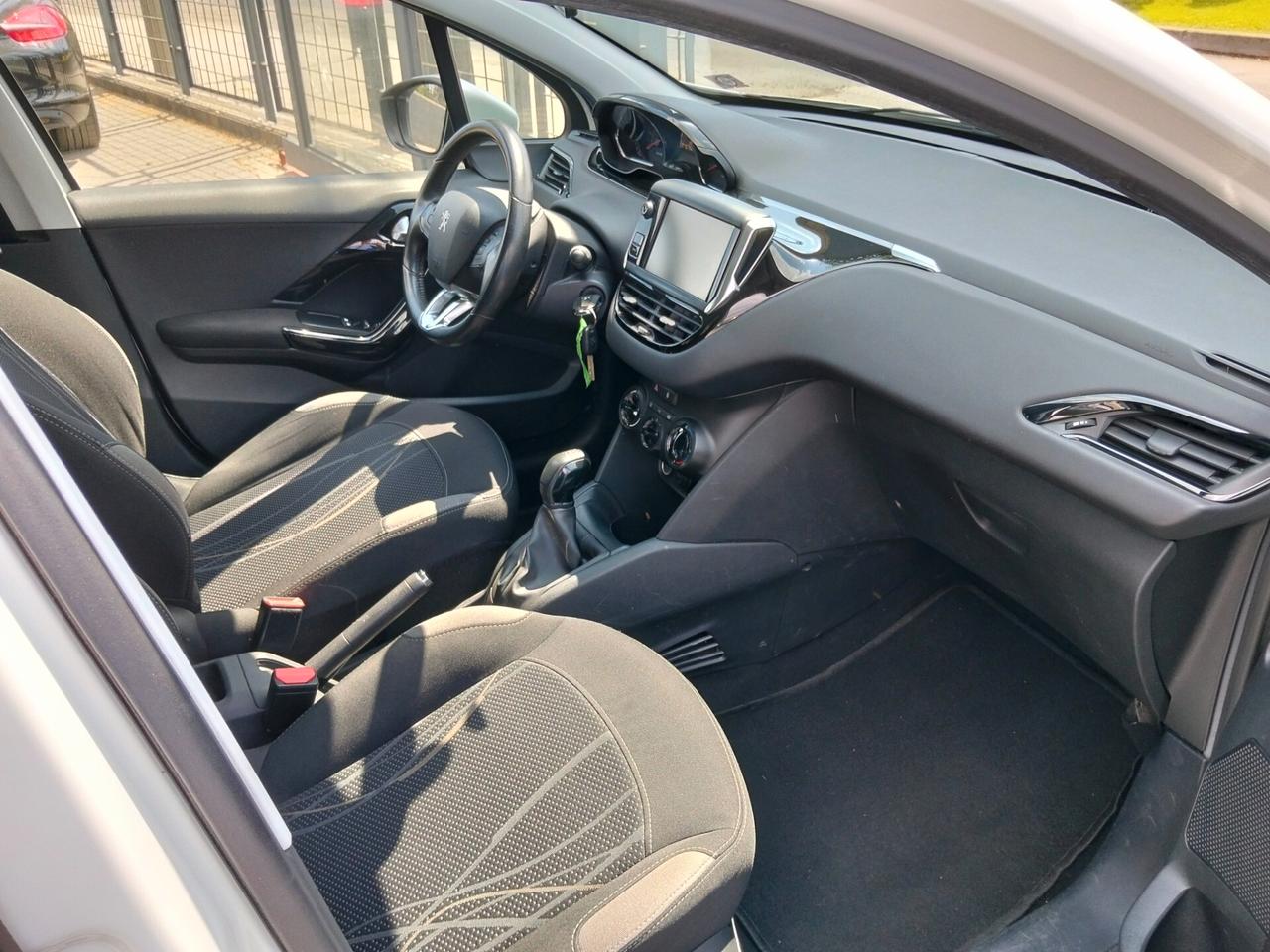 Peugeot 208 1.4 HDi 68 CV 5 porte Allure