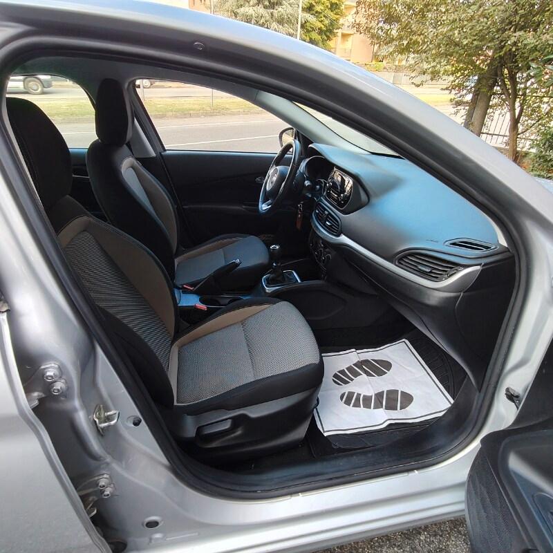 FIAT Tipo (2015-->) Tipo 1.4 4 porte Easy