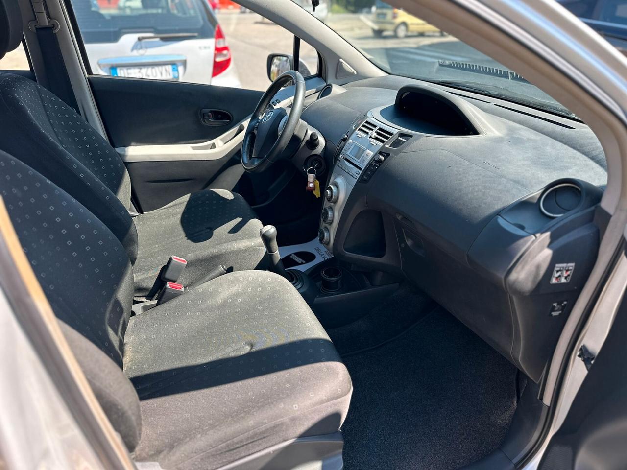 Toyota Yaris 1.0 5 porte
