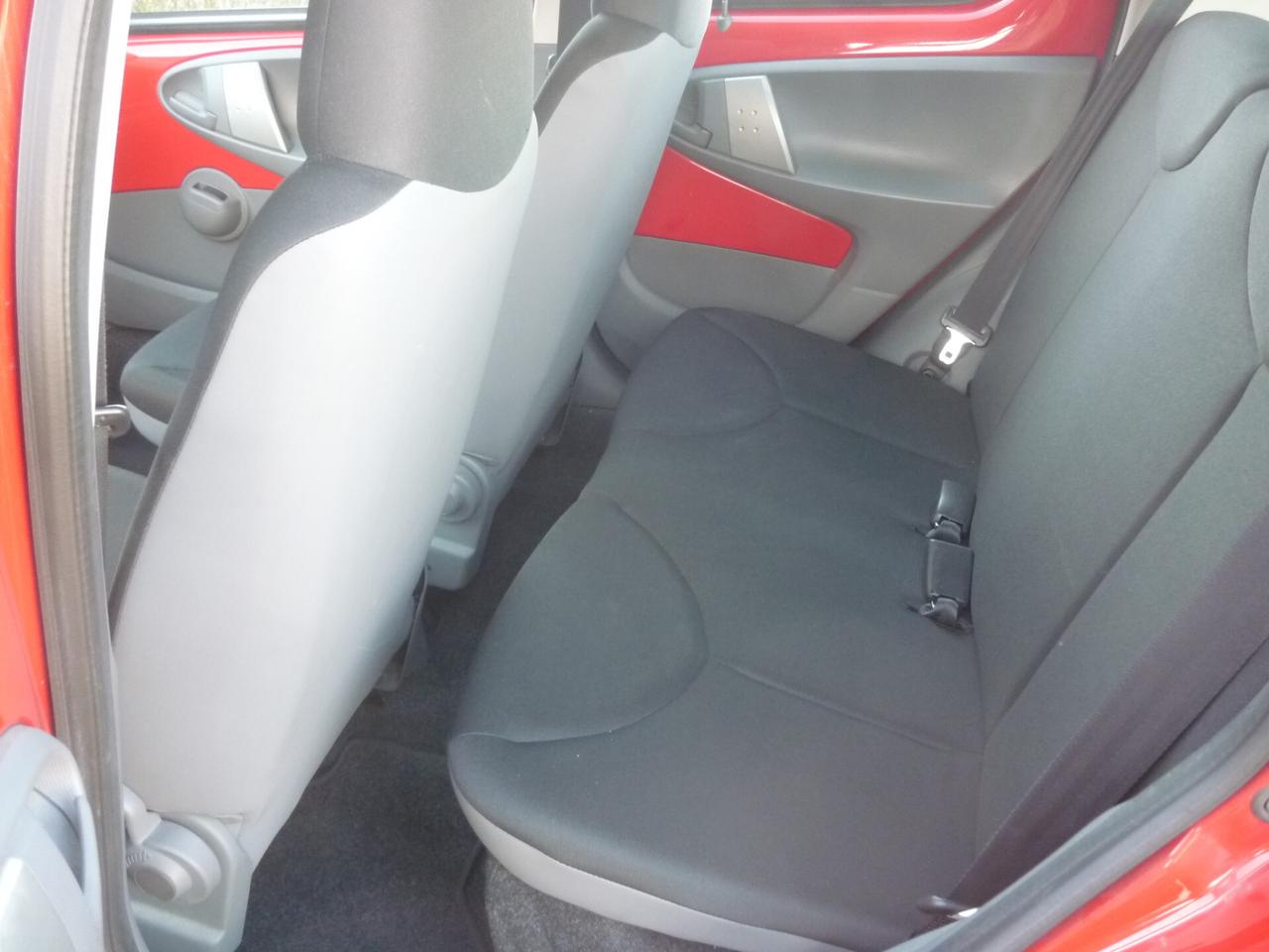 Toyota Aygo 1.0 12V VVT-i 5 porte Now Connect KM 66.800