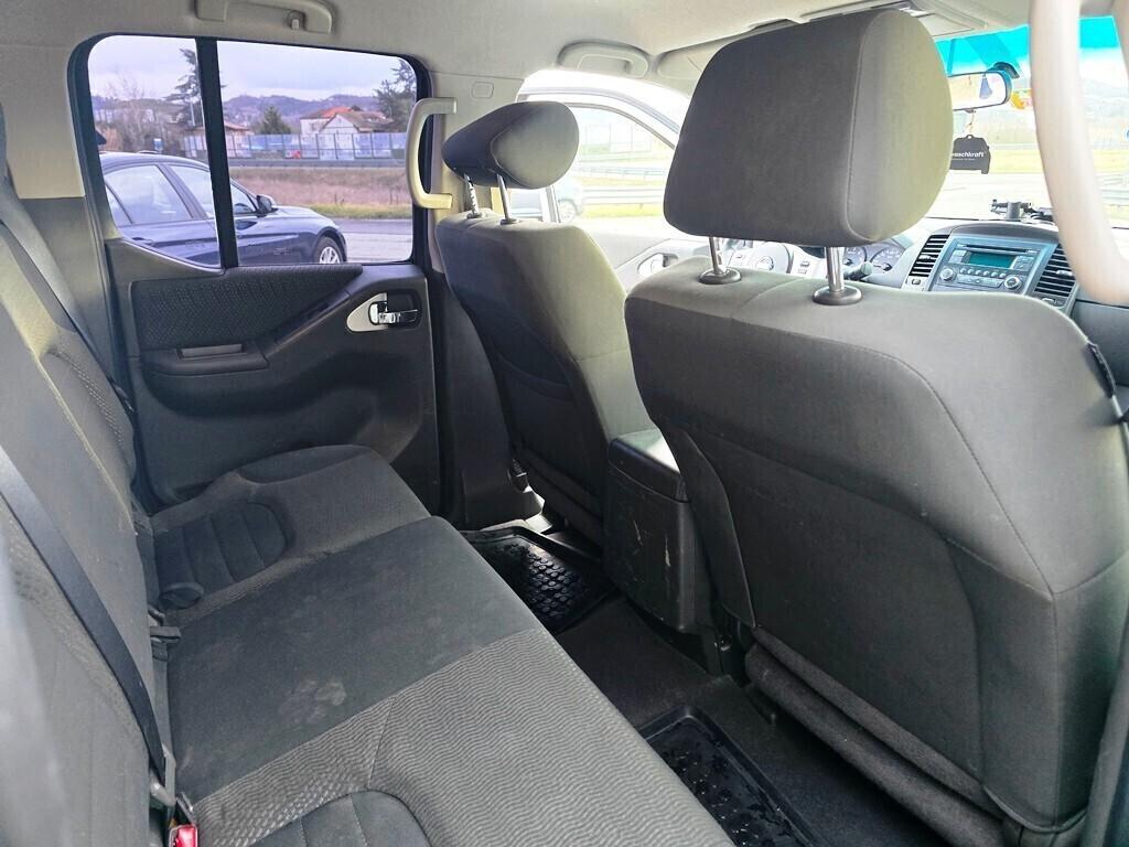 Nissan Navara 2.5 dCi 190CV "LE"