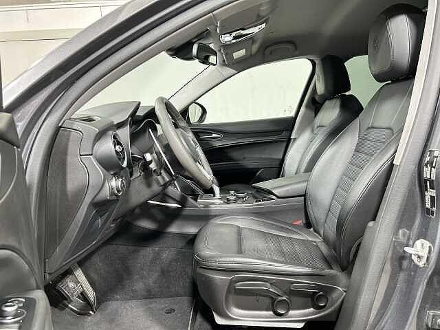 Alfa Romeo Stelvio 2.0 Turbo 200 CV AT8 Q4 B-Tech