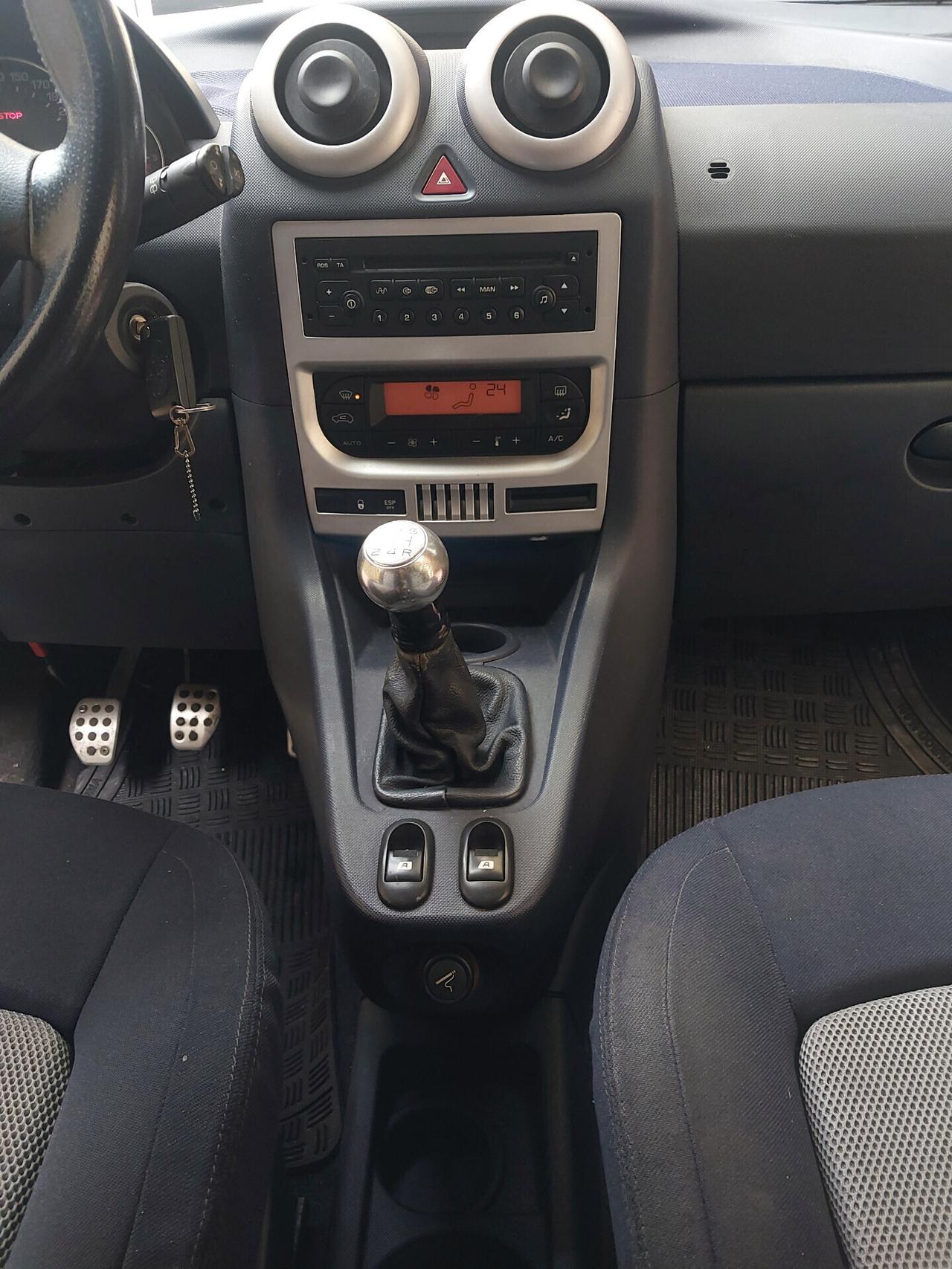 Peugeot 1007 1.4 HDi Trendy 08/2006