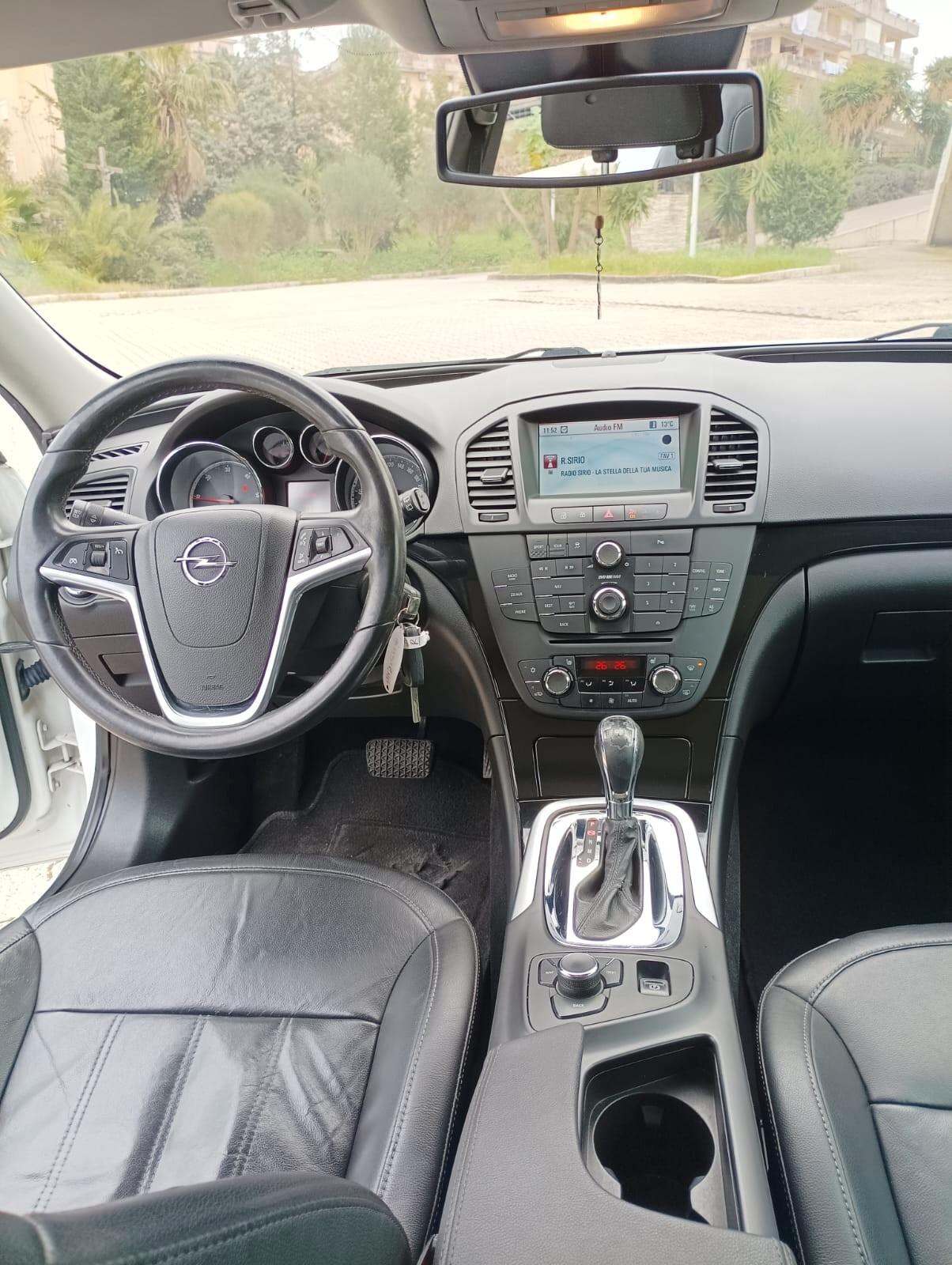 Opel Insignia 2.0 CDTì 160 cv sport tuarer cosmo