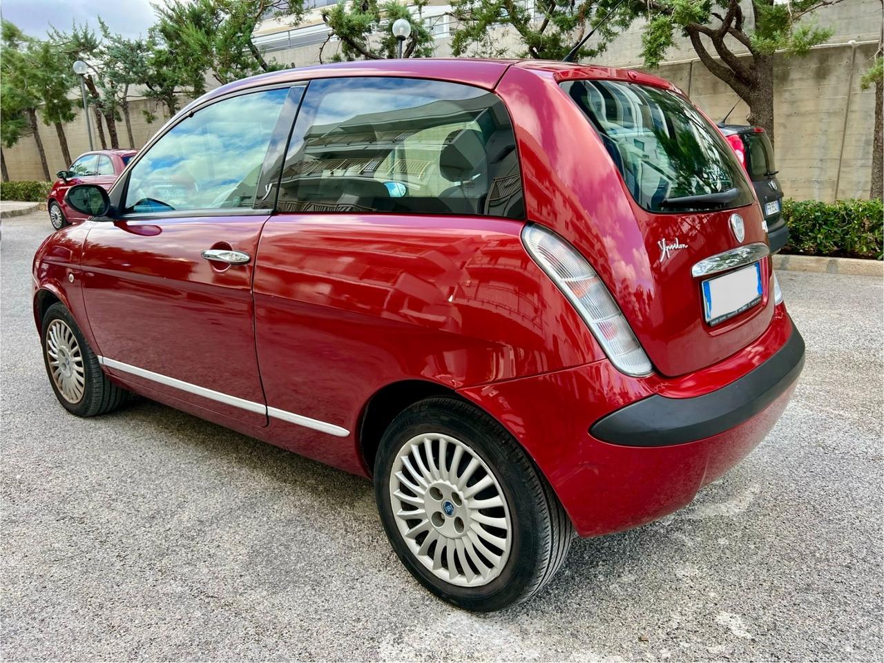 Lancia Ypsilon 1.3 MJT 90 CV Oro Plus