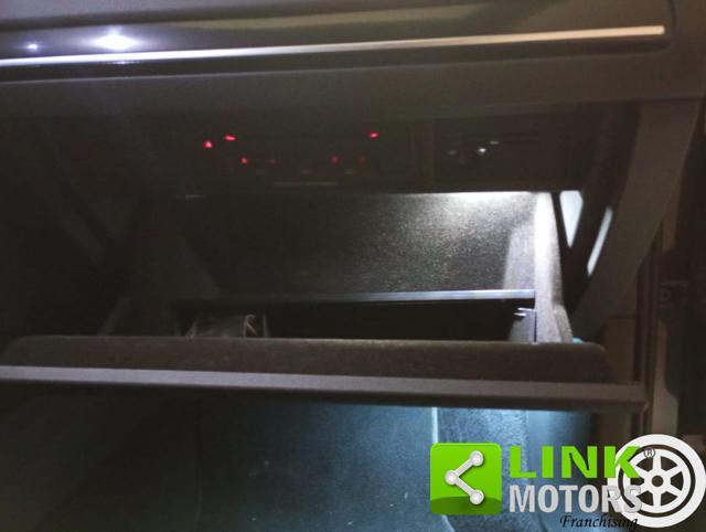 VOLKSWAGEN Golf GTI 2.0 TSI DSG 5p. BlueMotion Technology