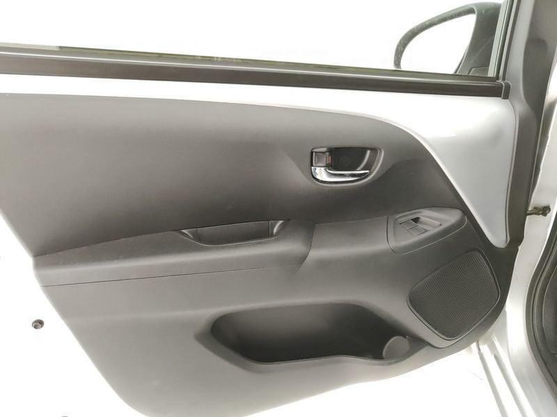 Toyota Aygo 1.0 VVT-i 72 CV 5 porte Connect X-Fun
