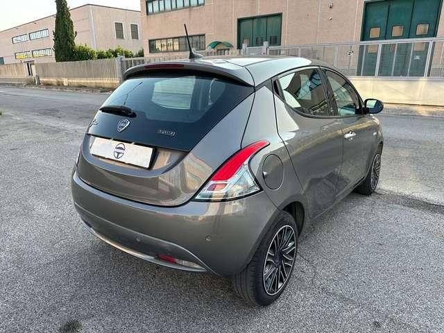 Lancia Ypsilon 1.0 FireFly 5porte S&S Hybrid Gold
