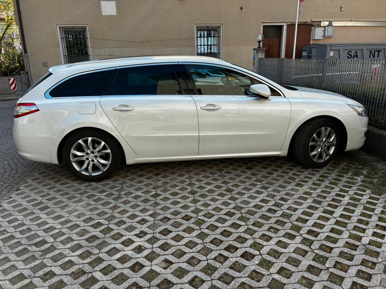 PEUGEOT 508 SW 2.0 HDi 140CV 6M