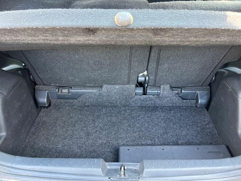 Toyota Yaris Yaris 5p 1.4 d-4d dpf my10