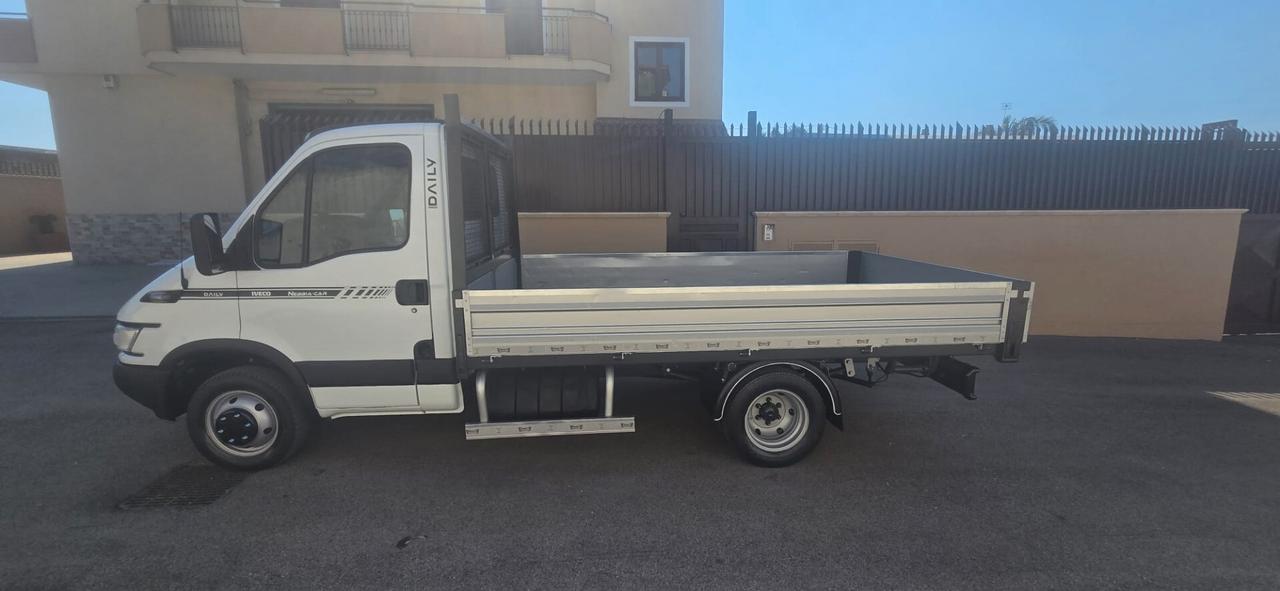 IVECO DAILY M0T0RE 2.800