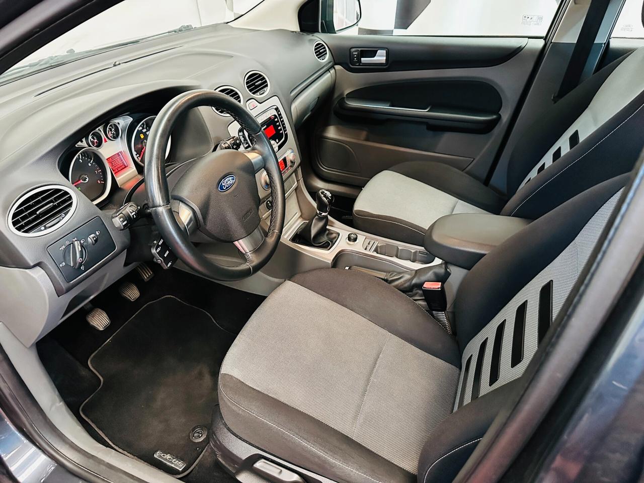 Ford Focus 1.6 (115CV) 5p. Bz.- GPL Titanium