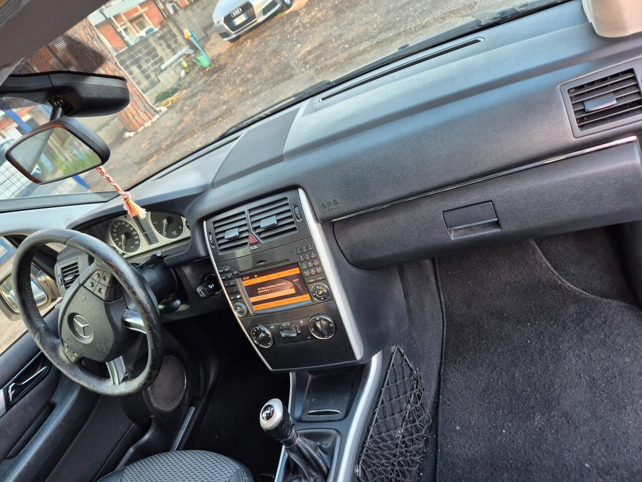 Mercedes-benz A 200 180 CDI Premium