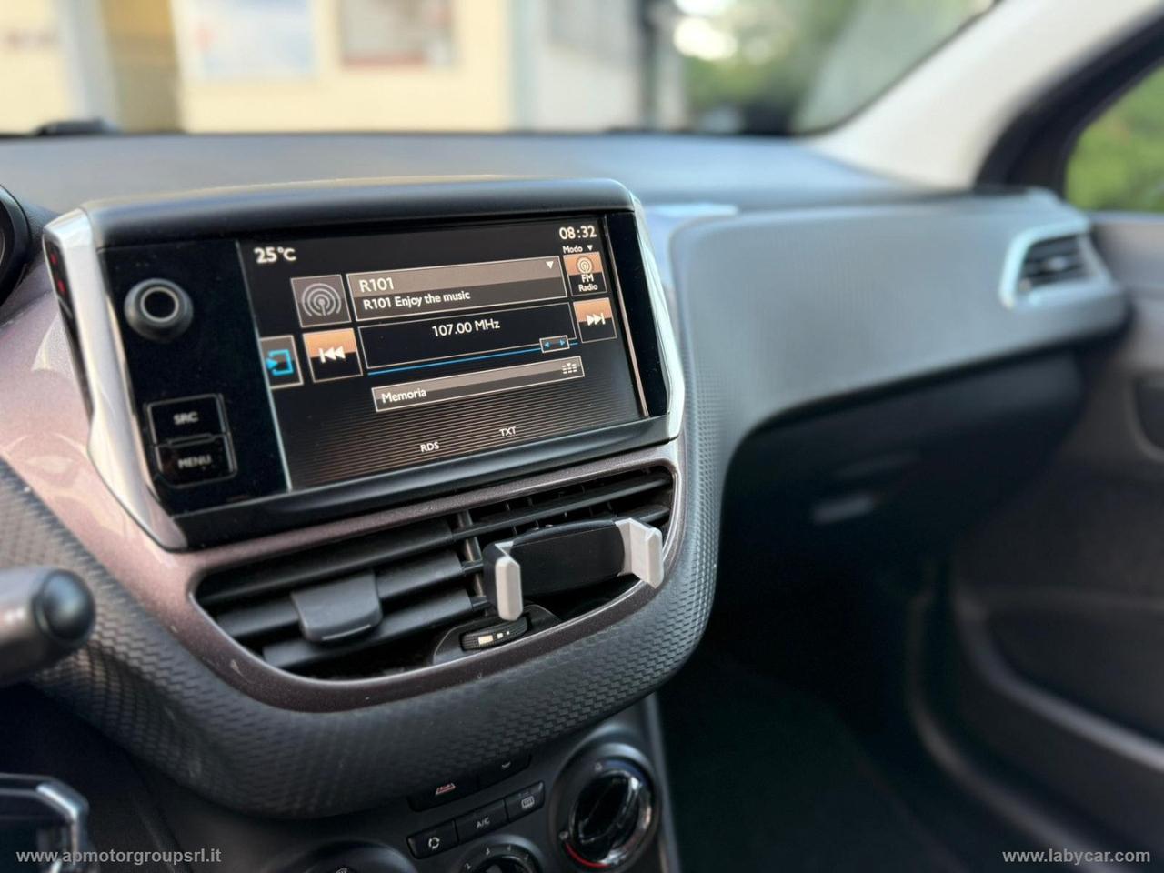PEUGEOT 2008 PureTech 82 Allure