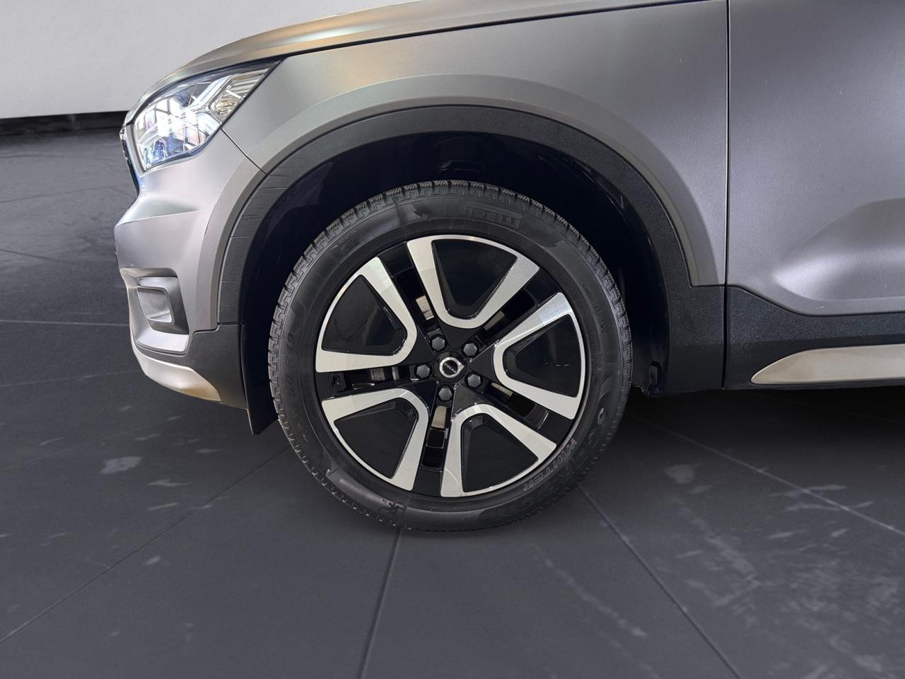 VOLVO XC40 1.5 t2 Momentum Pro auto