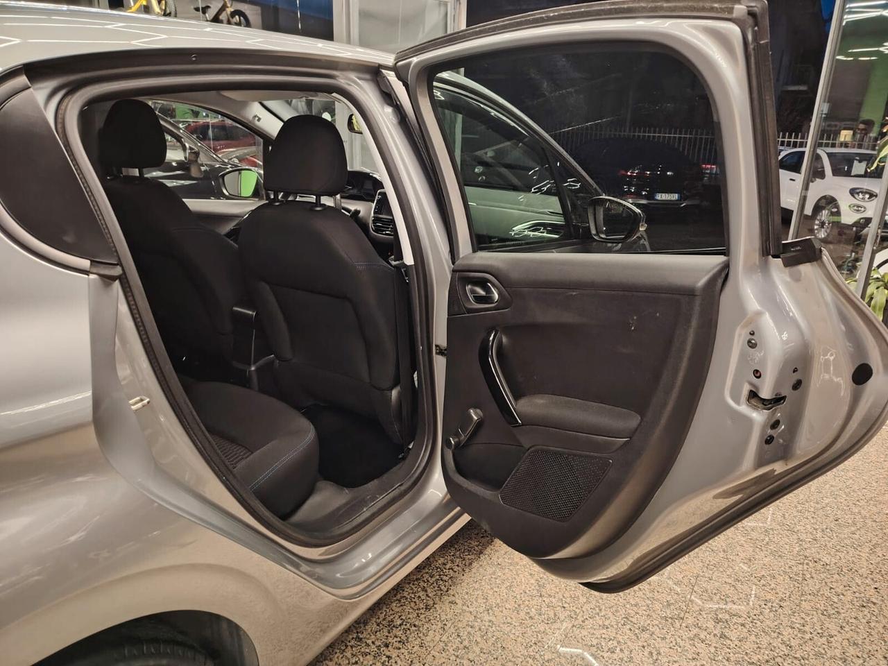 Peugeot 208 BlueHDi 100 S&S 5 porte Signature