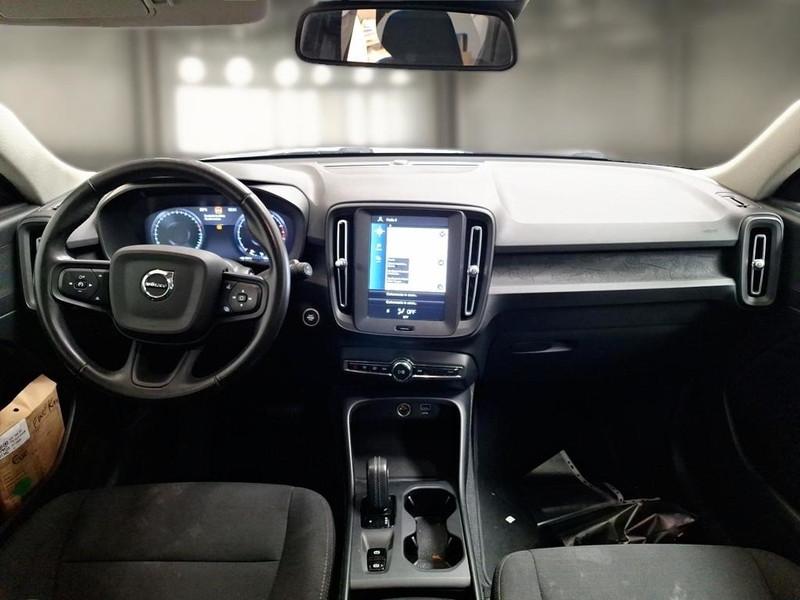 VOLVO XC40 T2 AUTOMATICO MOMENTUM CORE SUV