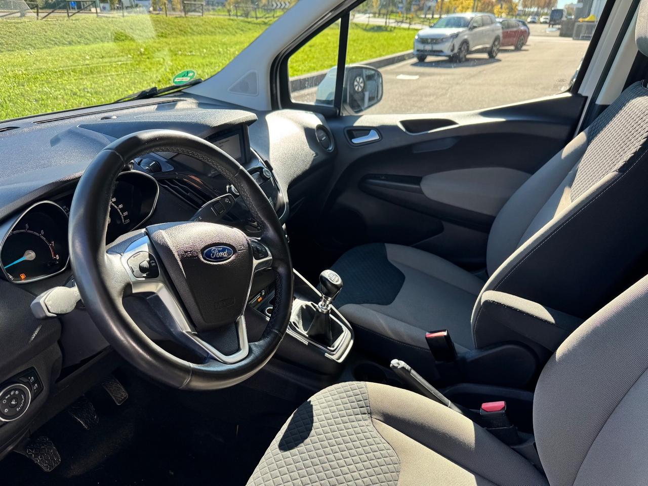 Ford Tourneo Courier 1.0 EcoBoost