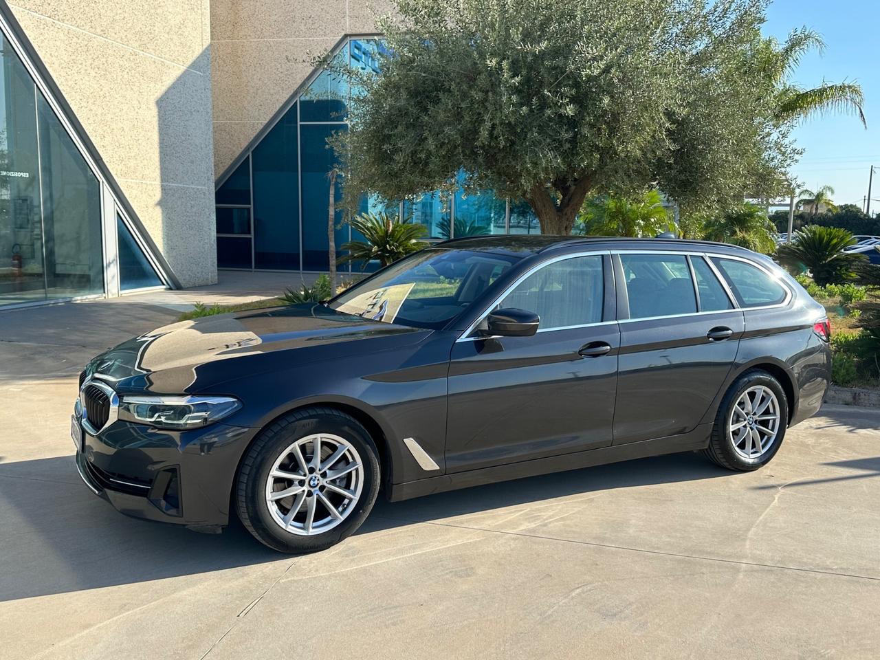 BMW 520 d xdrive Luxury possibilità noleggio no scoring