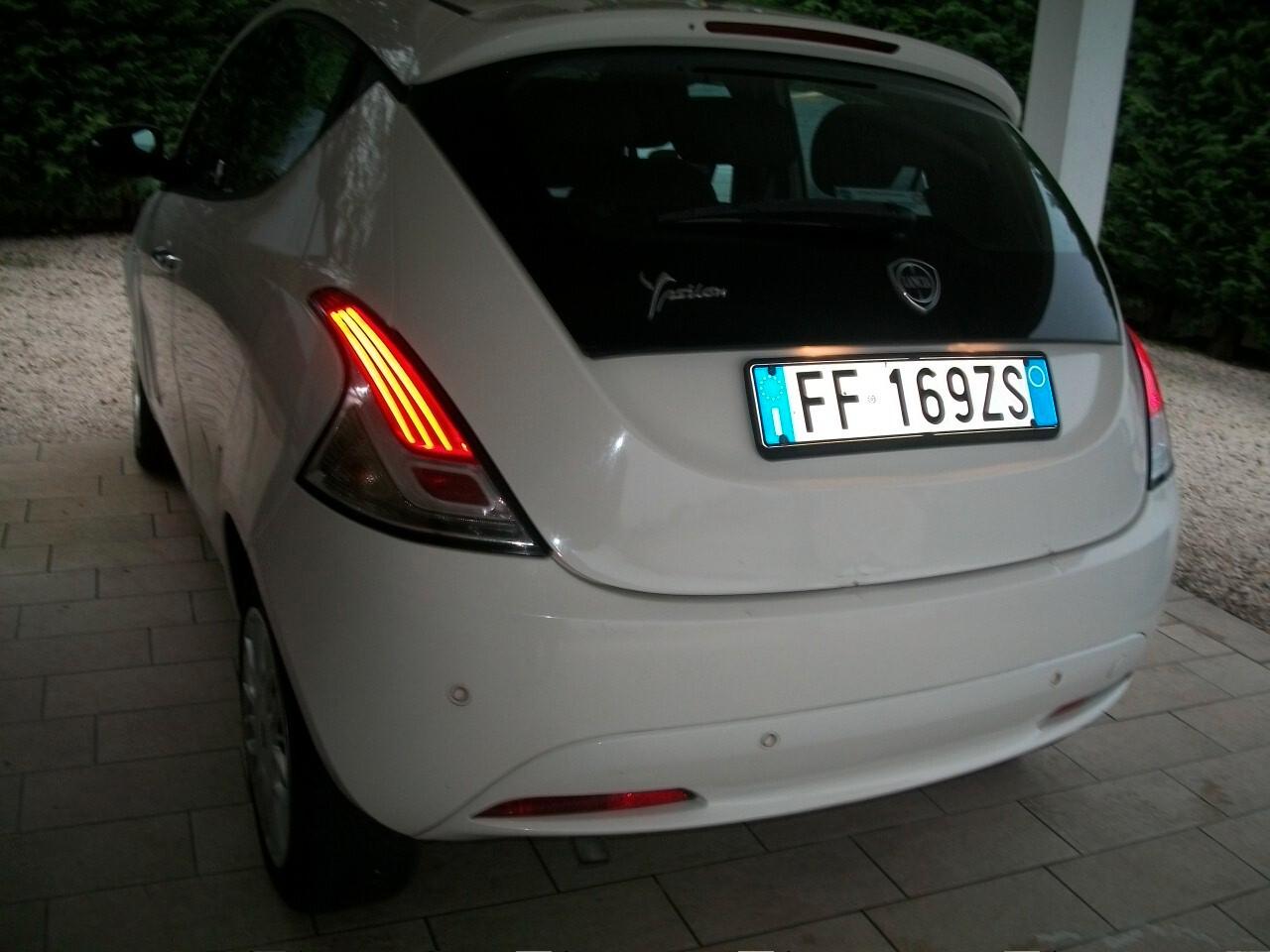 Lancia Ypsilon 1.2 69 CV 5 porte GPL Ecochic Gold DEL 2017 UNICO PROPRIETARIO MONTATO DALLAFABRICA LANCIAGARANZIA UN ANNO