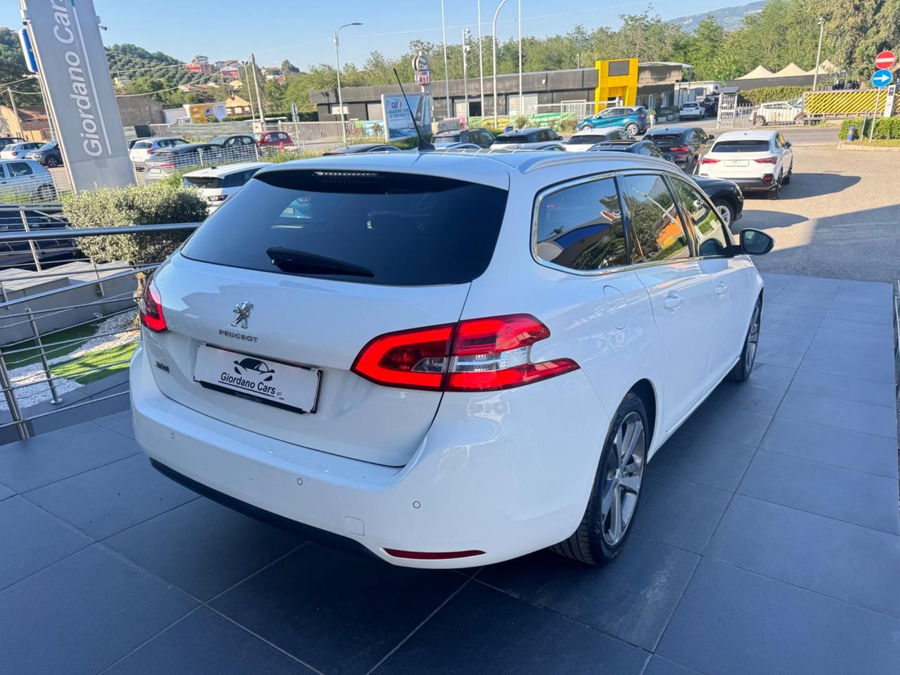 Peugeot 308 BlueHDi 120 S&S EAT6 SW Allure automatica in garanzia e
