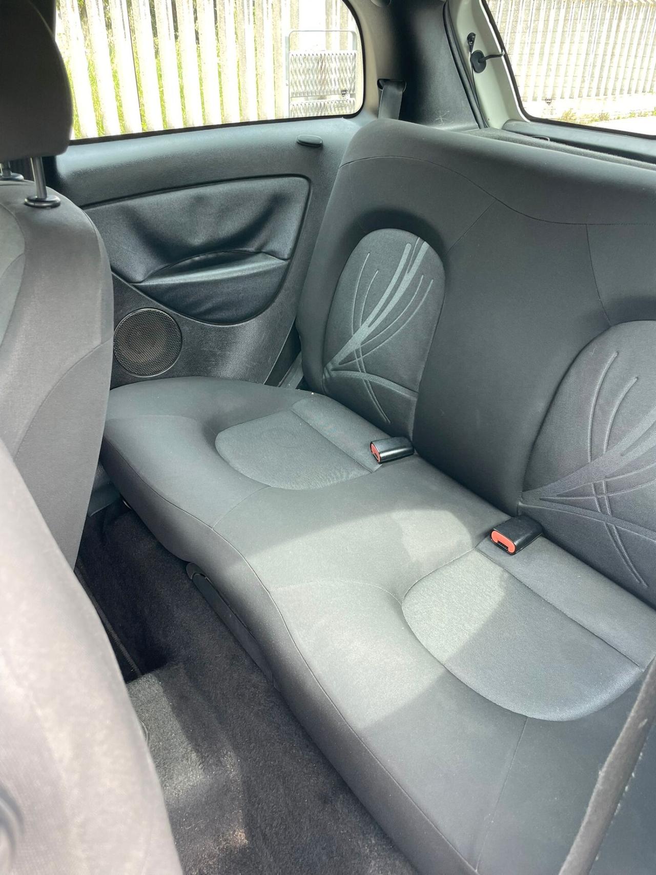 Lancia Ypsilon 1.2 69 CV Unyca