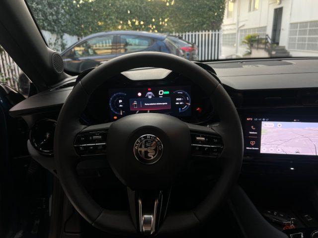 ALFA ROMEO Junior 156 CV BEV Intensa da e229,00 mensili