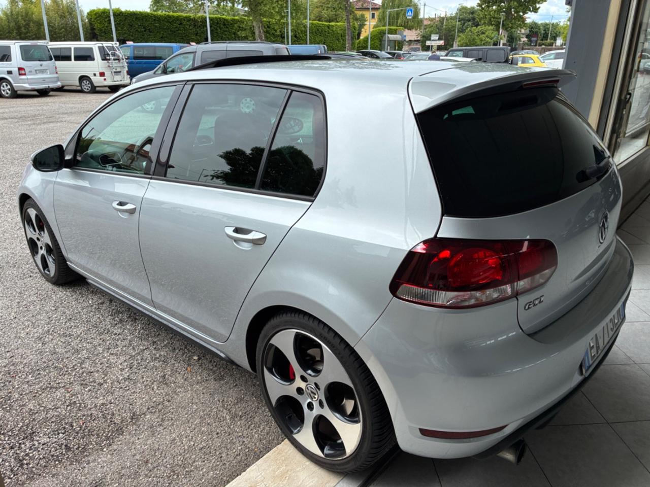 Volkswagen Golf GTI 2.0 TSI - 5 porte