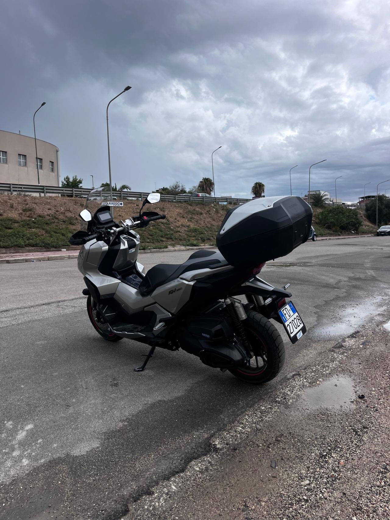 Honda ADV 350 2023 bauletto paravento