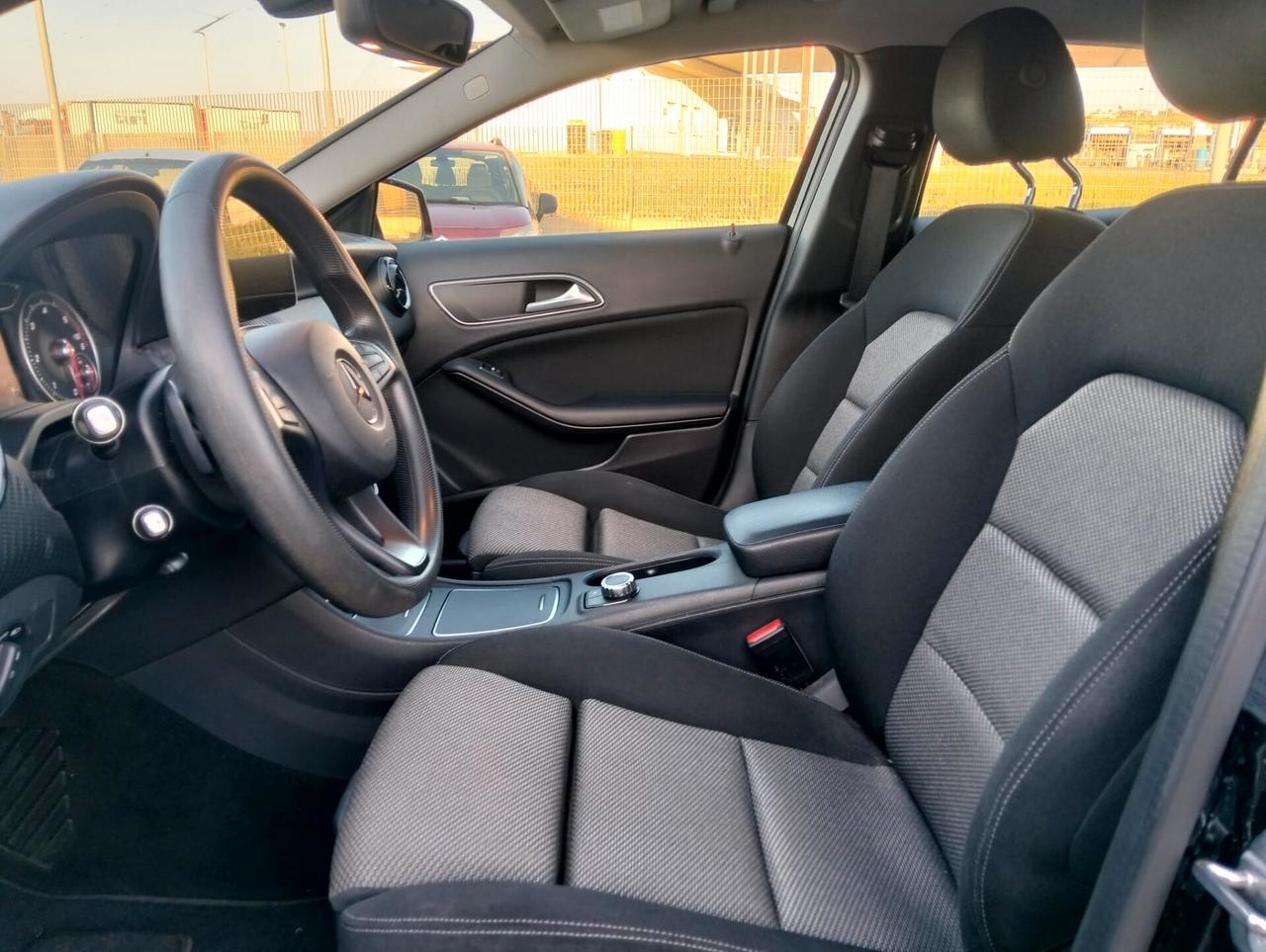 Mercedes-benz GLA 200 d Automatic Premium