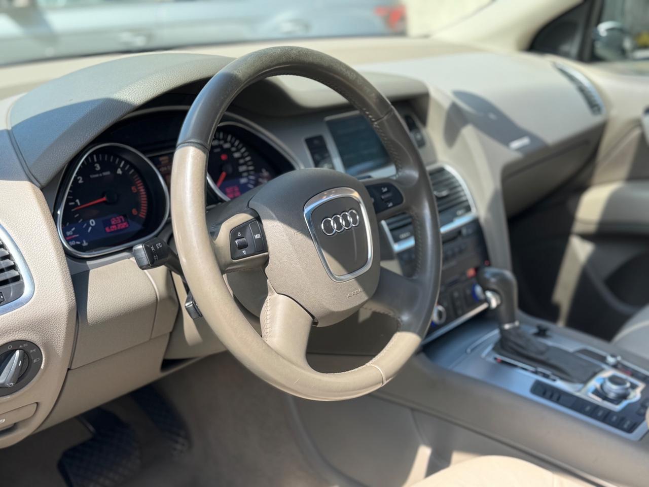 Audi Q7 3.0 V6 TDI 233CV quattro tiptronic