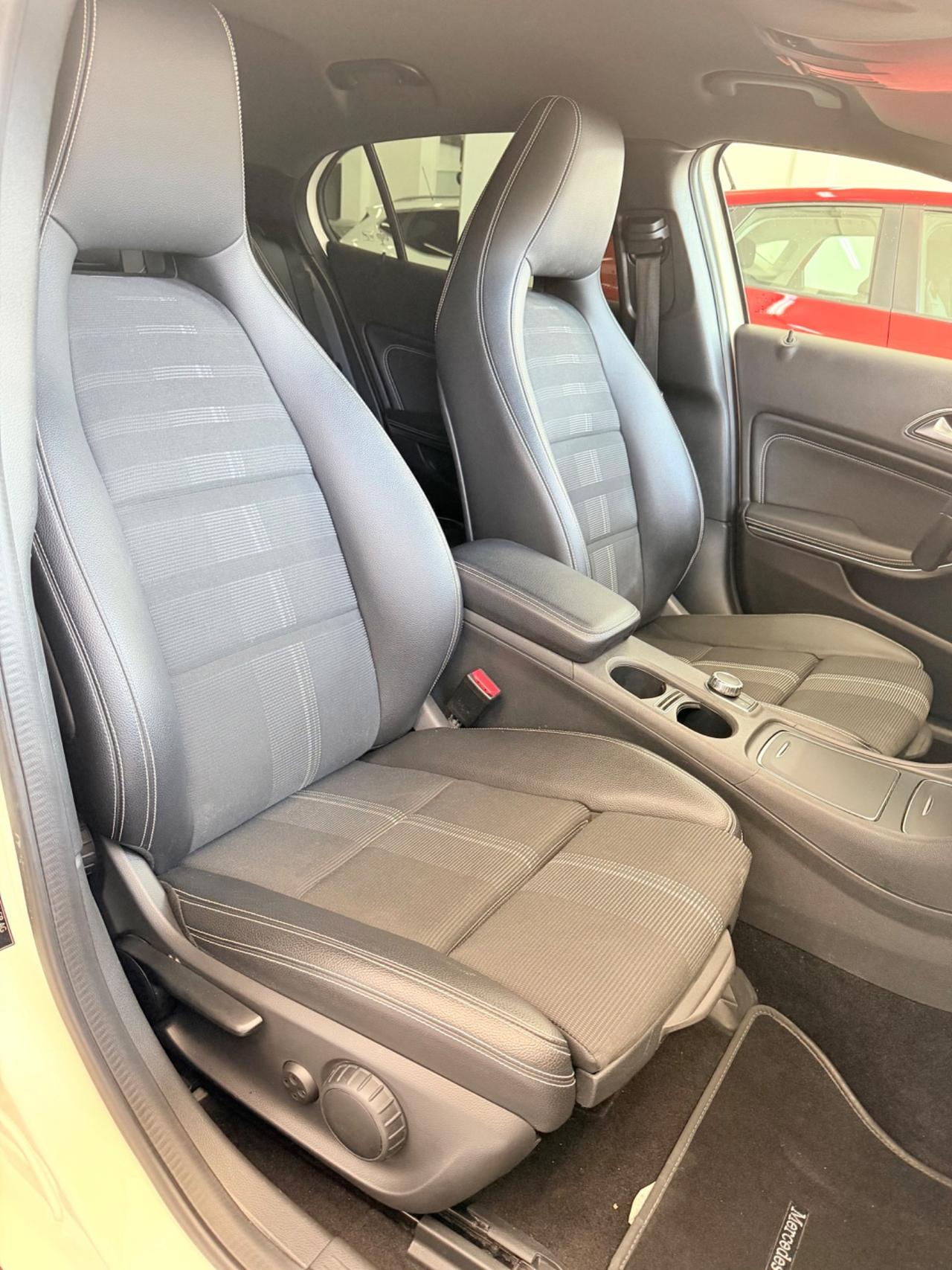 Mercedes-benz GLA 200 d Premium FINANZIABILE