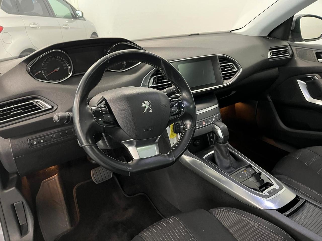 Peugeot 308 SW-1.2 puretech-Allure-EURO6B