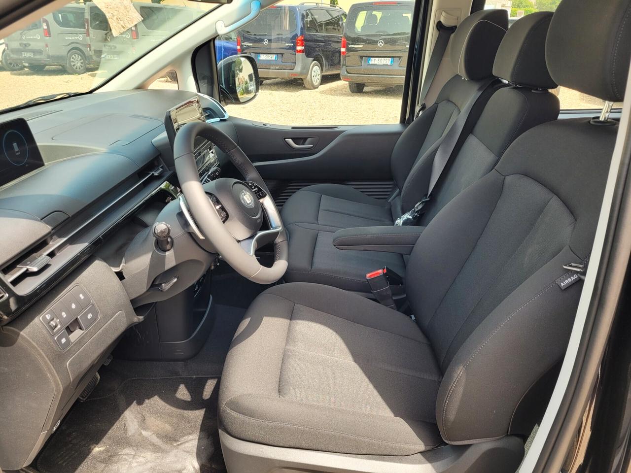 Hyundai Staria 2.2 AT 9 posti 4X4