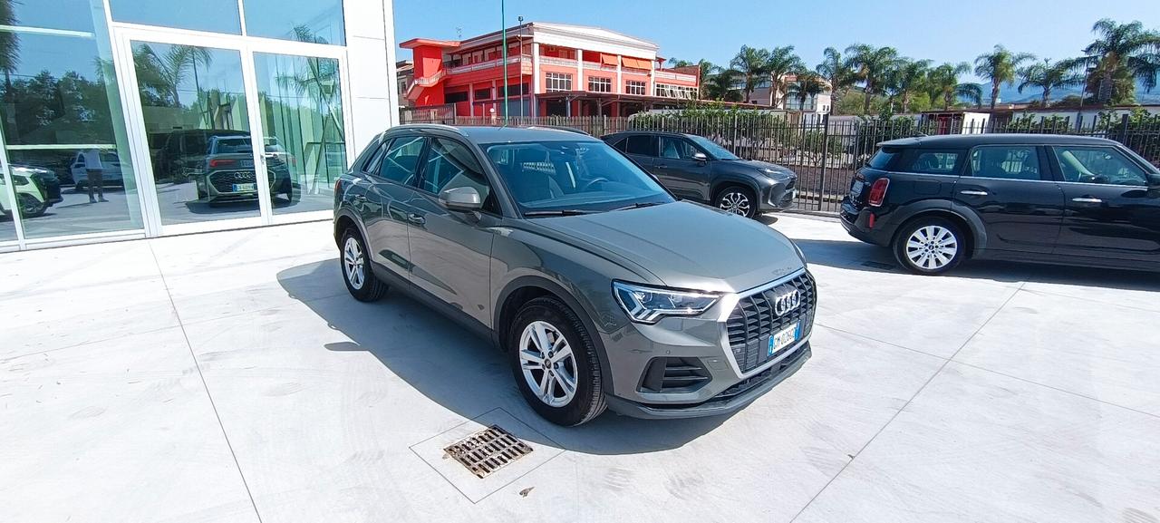 Audi Q3 35 TDI S tronic Business