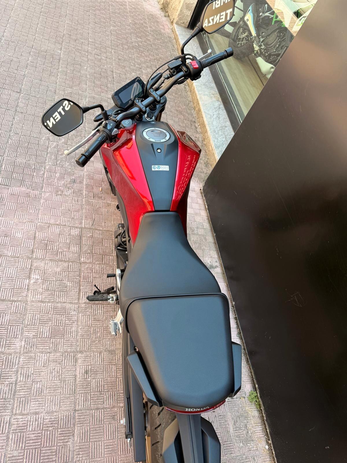 Honda CB 300 R - Solo 206 km